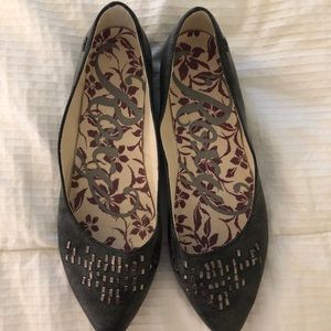 New never worn Roxy flats